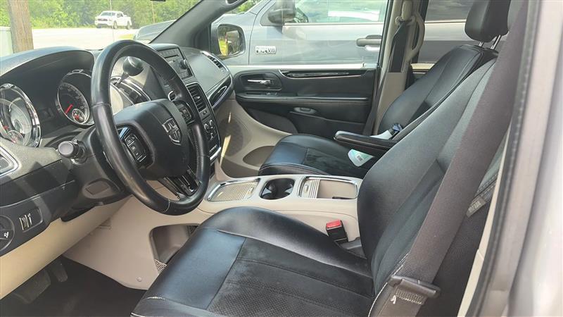 2017 Dodge Grand Caravan SXT - Photo 9