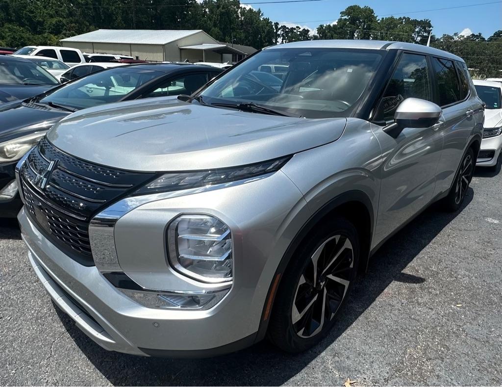 2022 Mitsubishi Outlander SE FWD's photo
