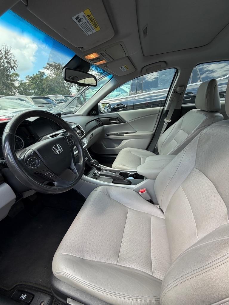 Honda Accord photo 5
