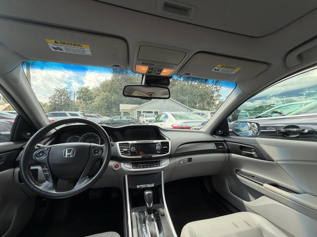 Honda Accord photo 6