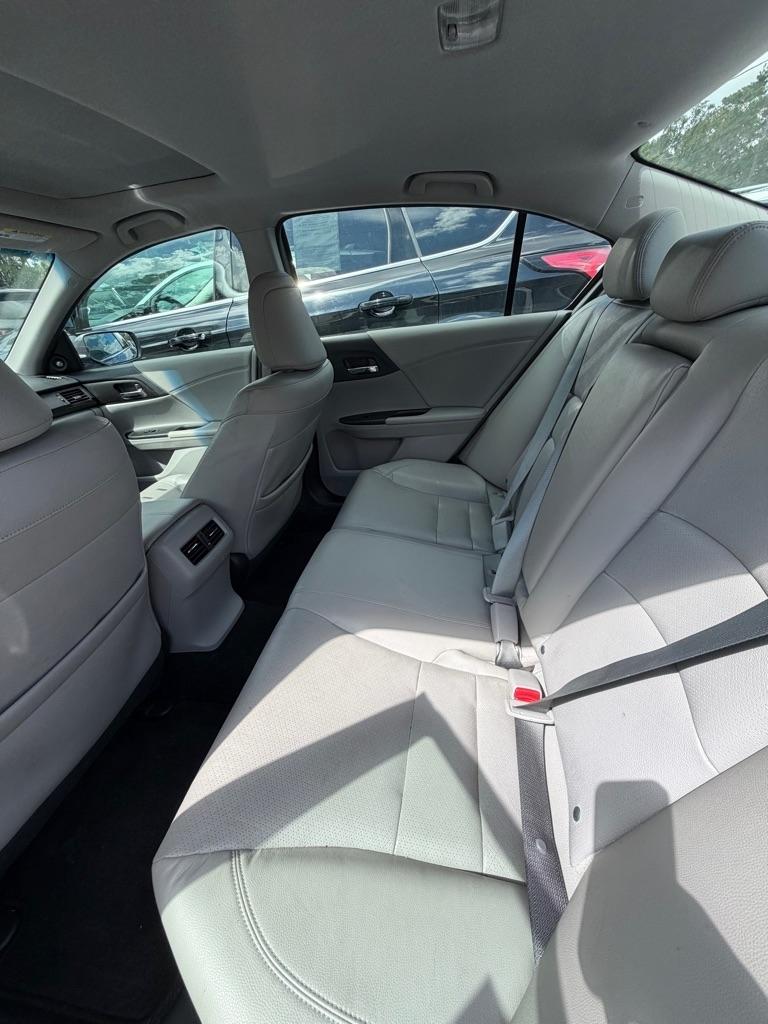 Honda Accord photo 7