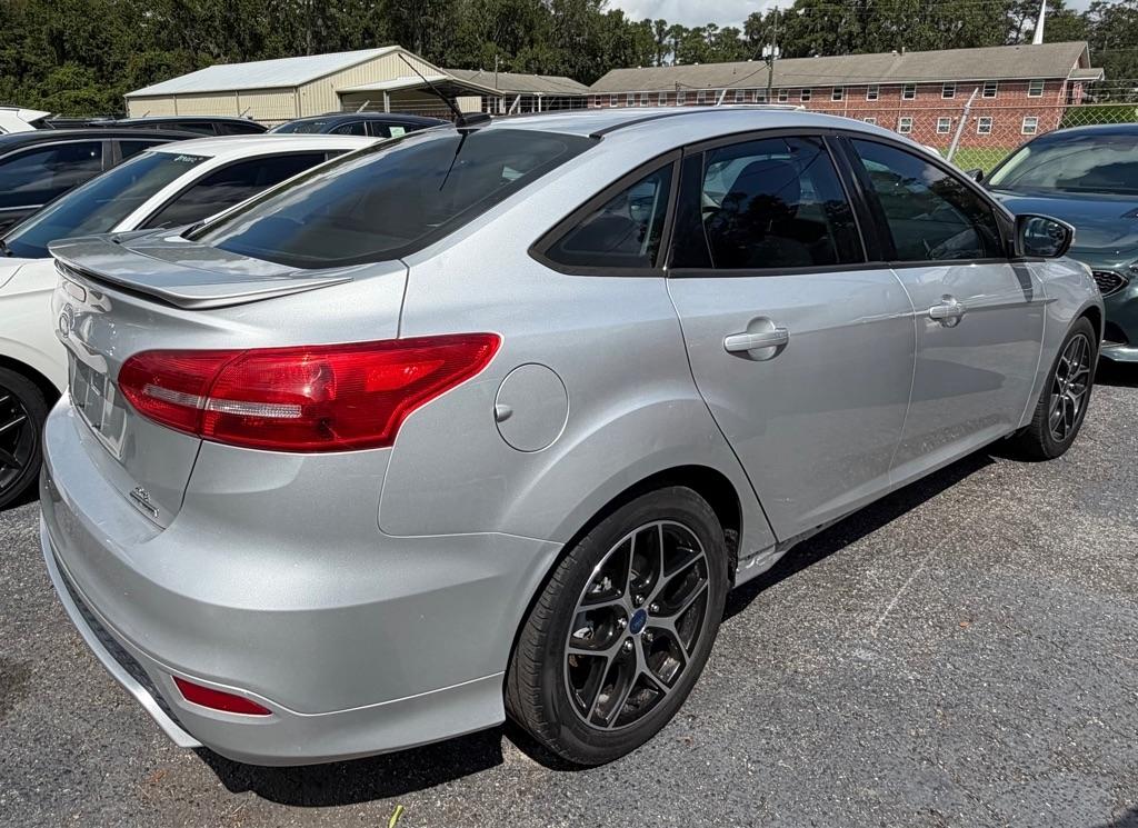 Ford Focus photo 3