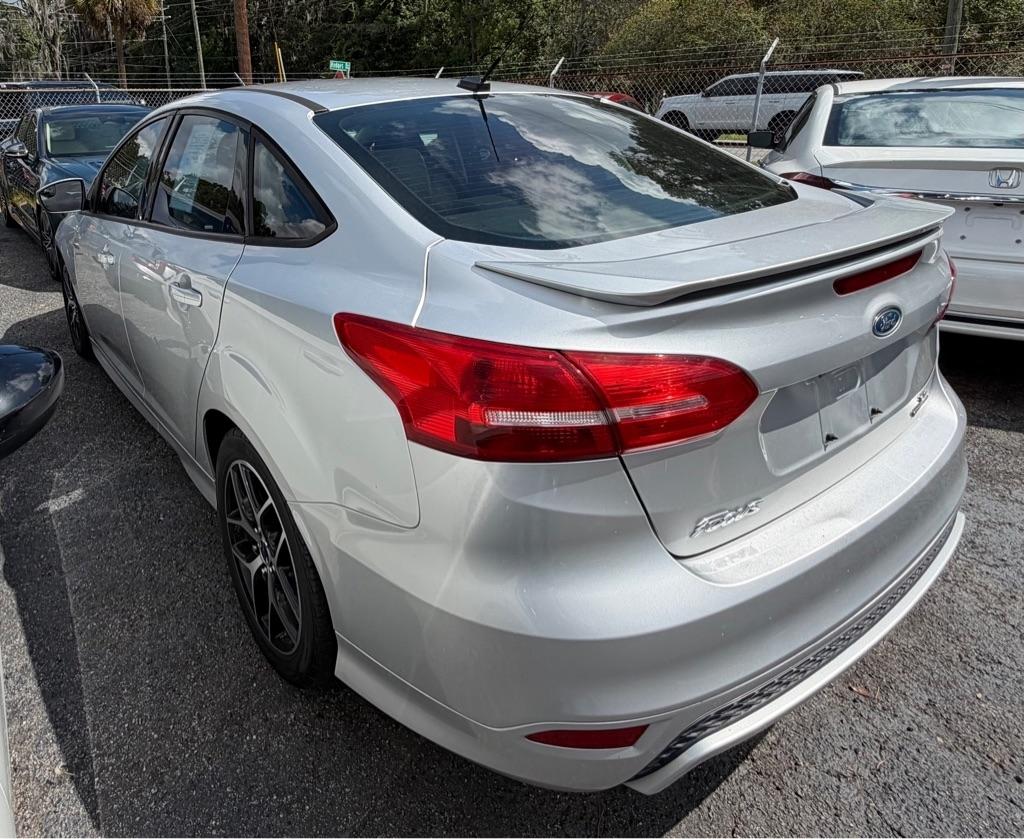 Ford Focus photo 4