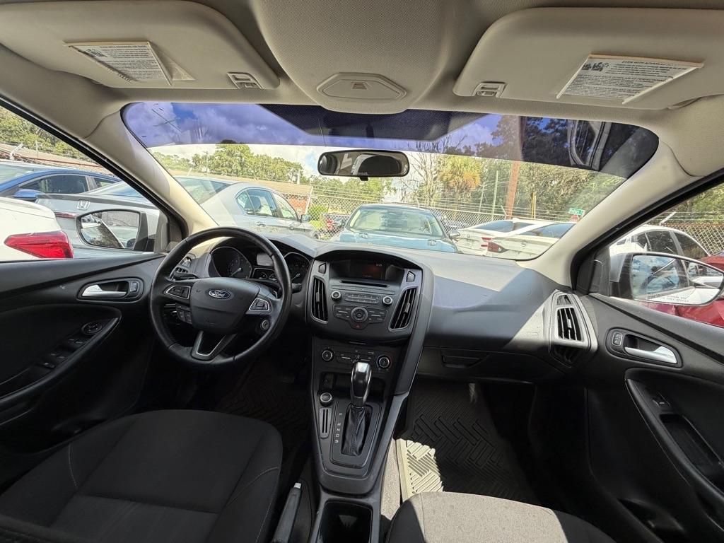 Ford Focus photo 6