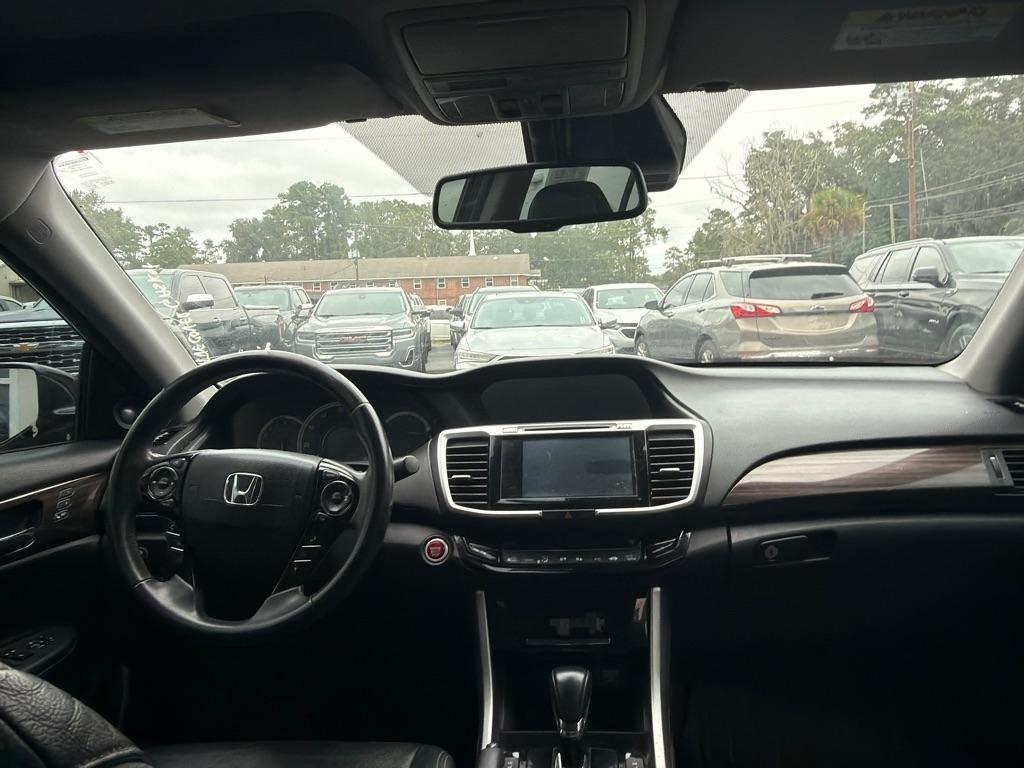 Honda Accord Touring V6 Sedan 6-Spd AT 2016