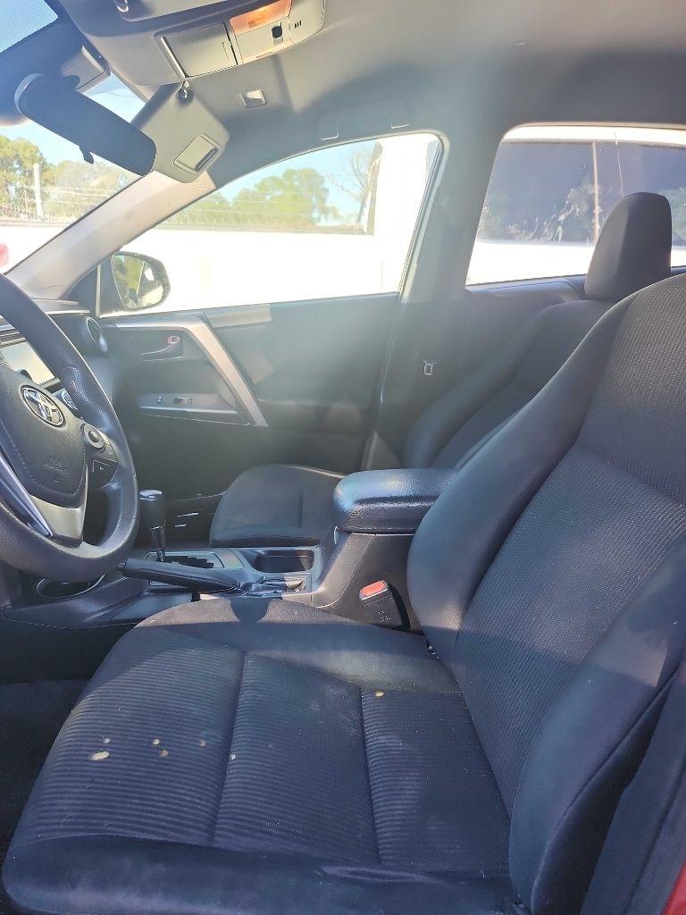 Toyota RAV4 LE FWD 2017