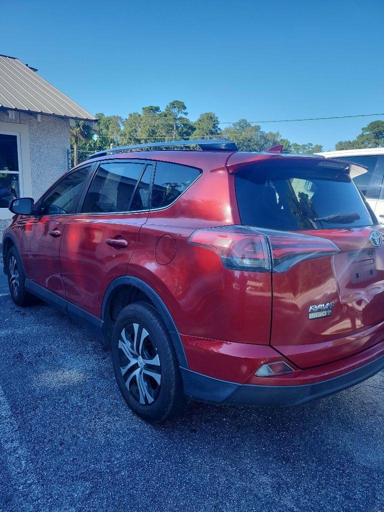 Toyota RAV4 LE FWD 2017