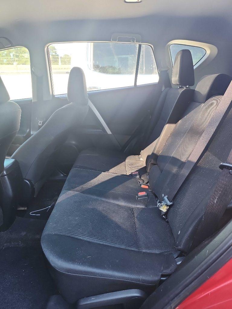 Toyota RAV4 LE FWD 2017