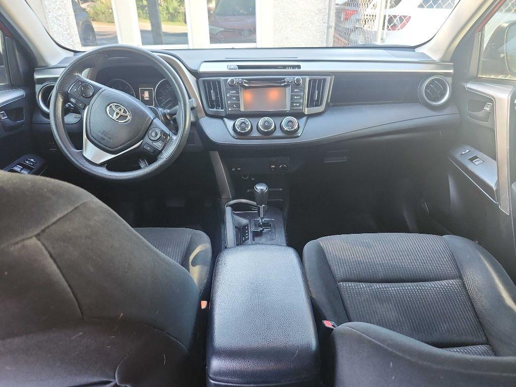 Toyota RAV4 LE FWD 2017