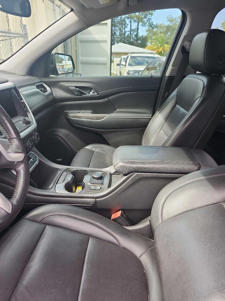 2021 GMC Acadia SLT