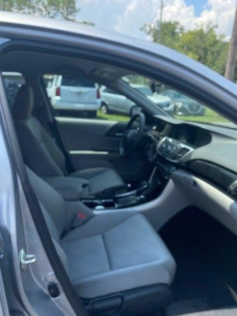 Honda Accord LX Sedan CVT 2017