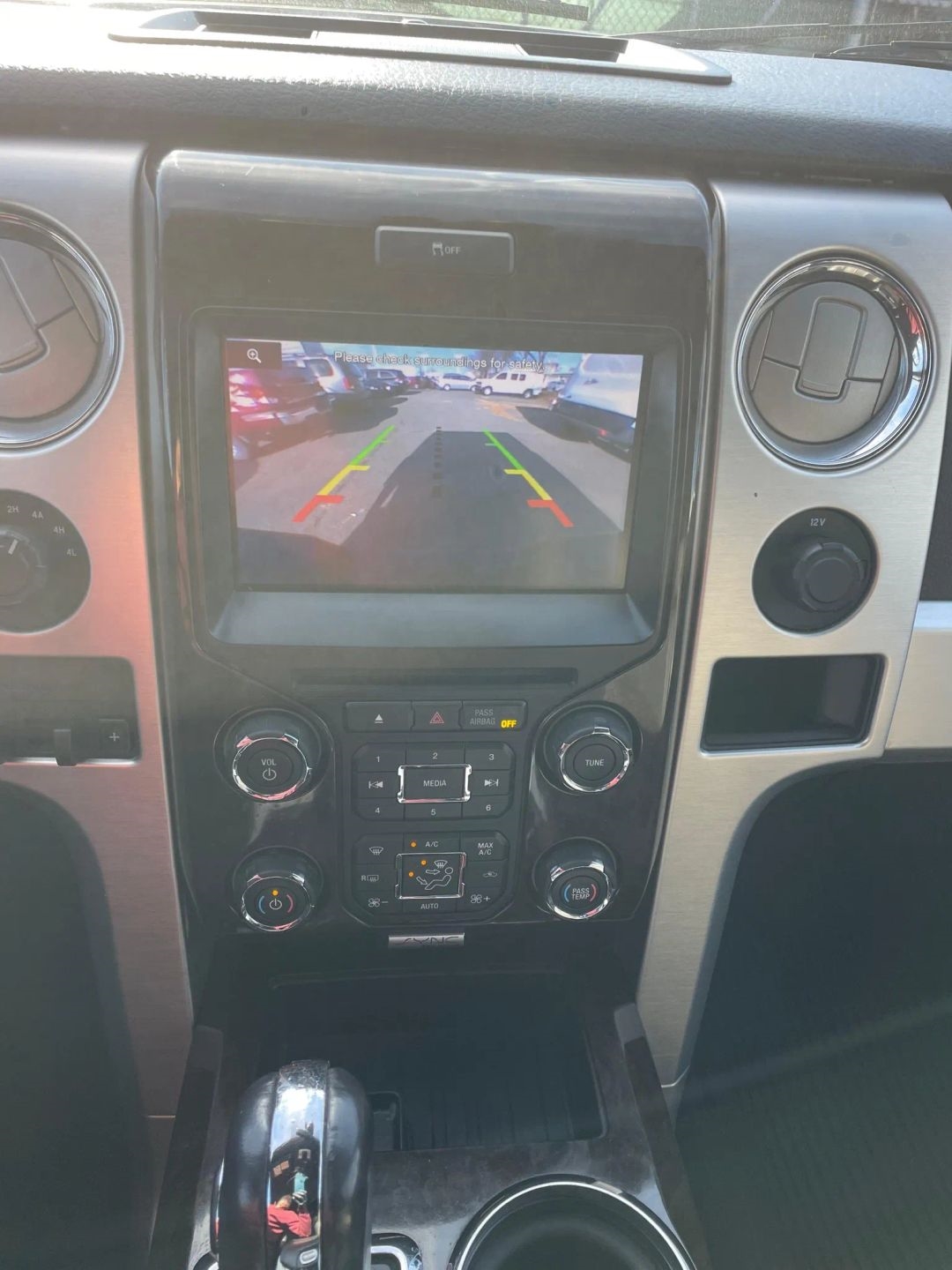 Ford F-150 4WD SuperCrew 145" Platinum 2013