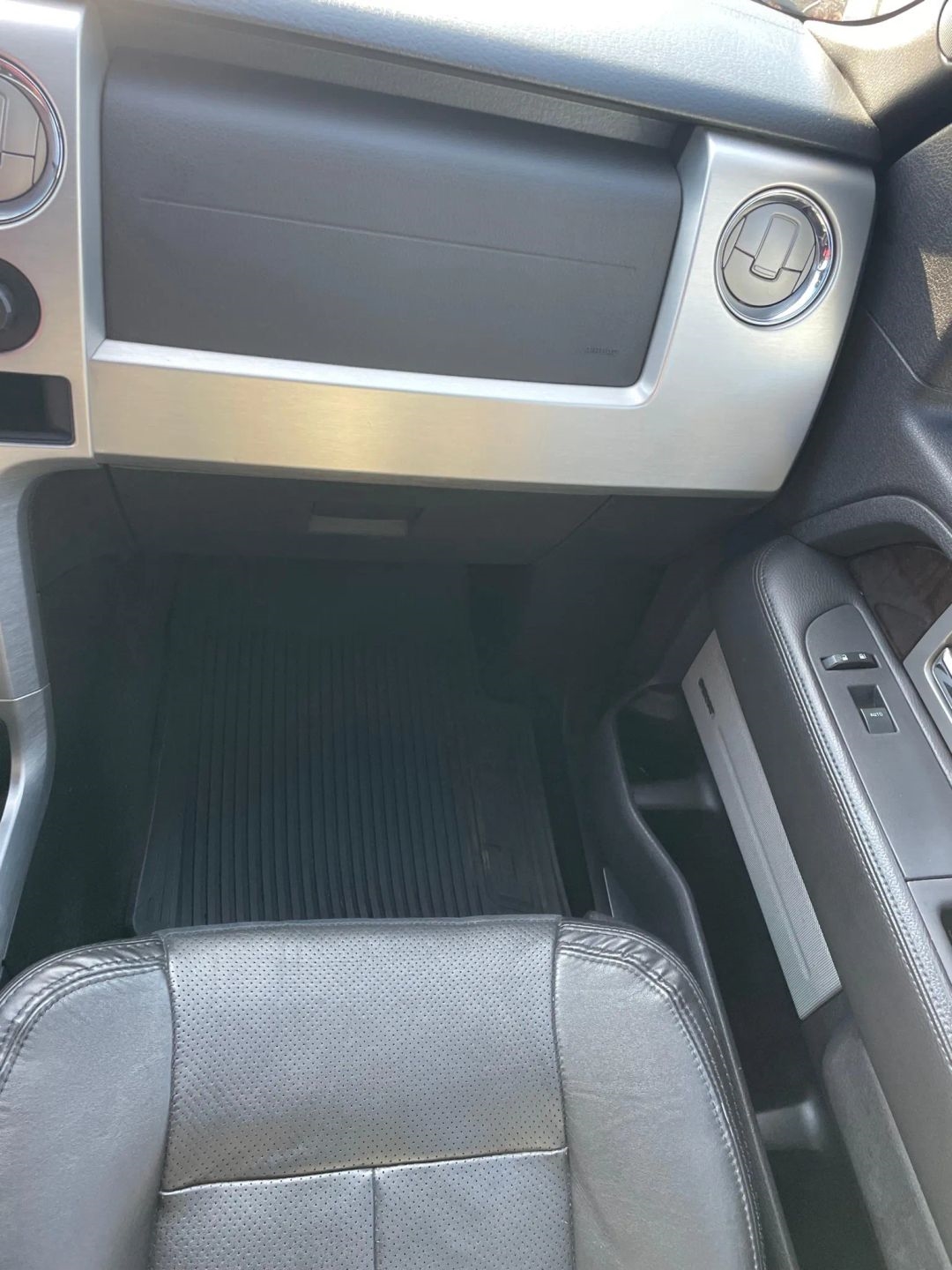 Ford F-150 4WD SuperCrew 145" Platinum 2013