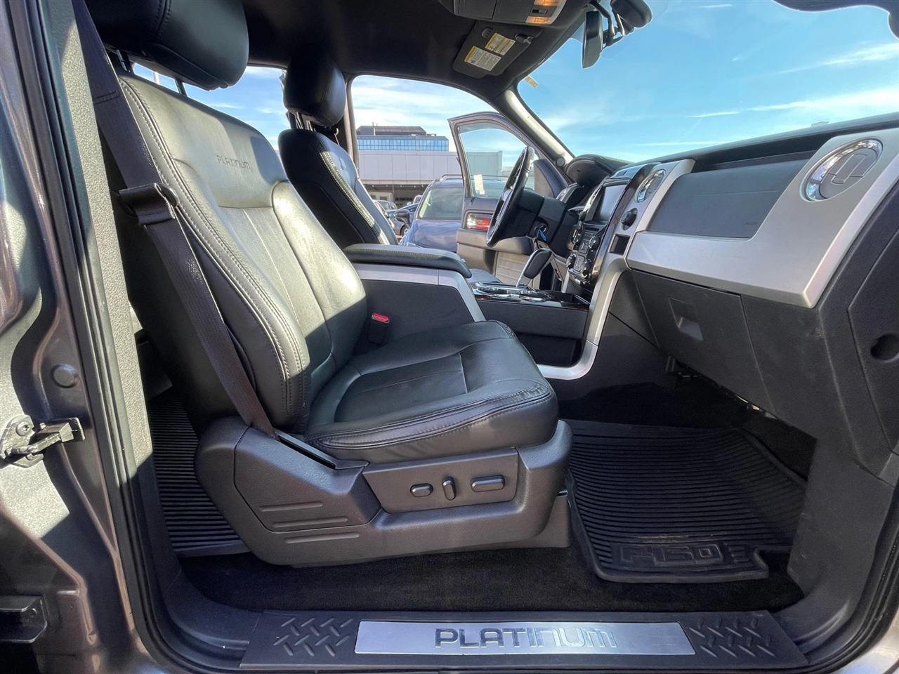 Ford F-150 4WD SuperCrew 145" Platinum 2013