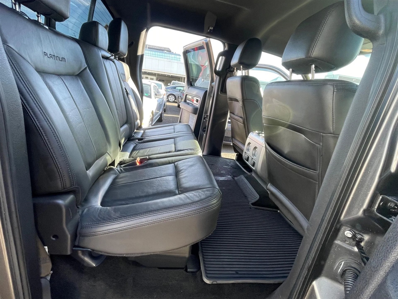 Ford F-150 4WD SuperCrew 145" Platinum 2013