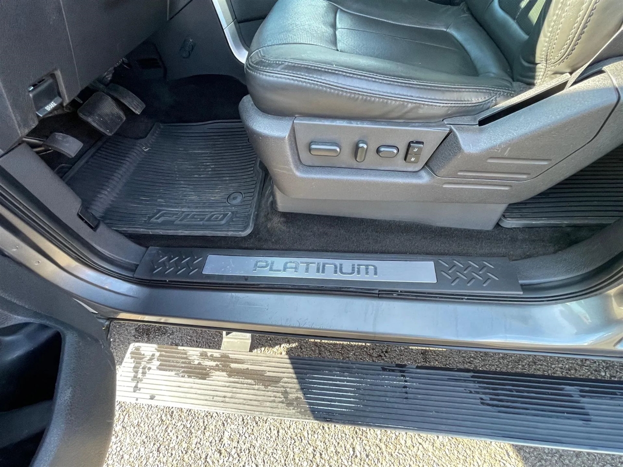 Ford F-150 4WD SuperCrew 145" Platinum 2013