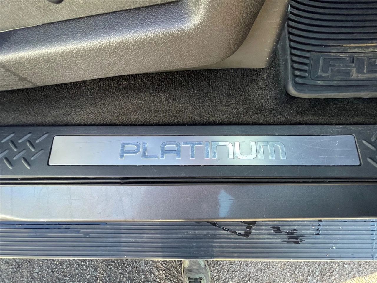 Ford F-150 4WD SuperCrew 145" Platinum 2013
