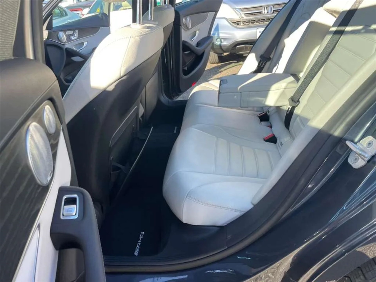 Mercedes-Benz C-Class 4dr Sdn C 400 4MATIC 2015