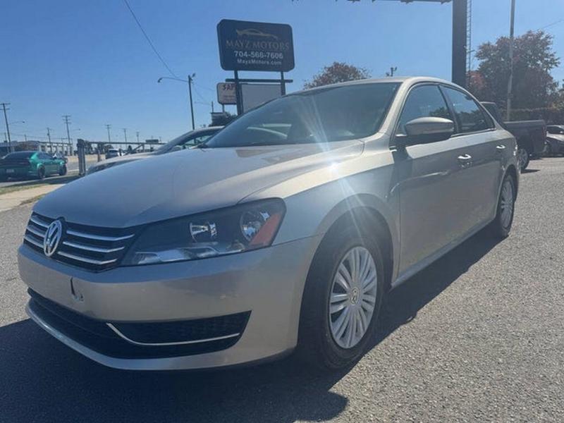 2014 Volkswagen Passat 1.8T S AT
