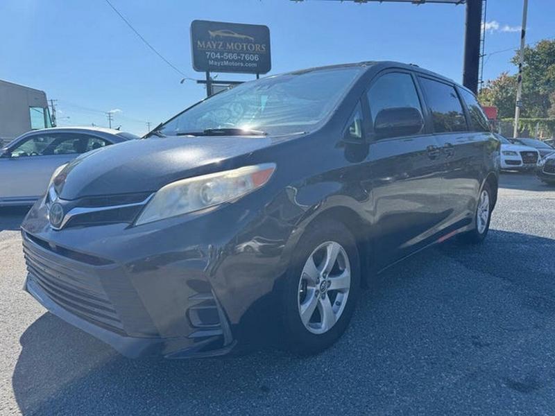 2018 Toyota Sienna LE 8-Passenger