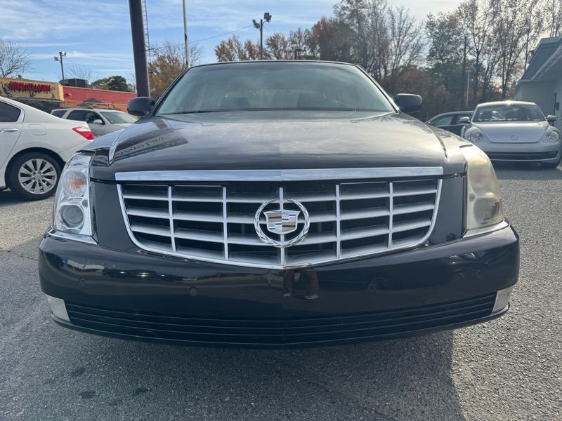 Cadillac DTS Luxury 2010