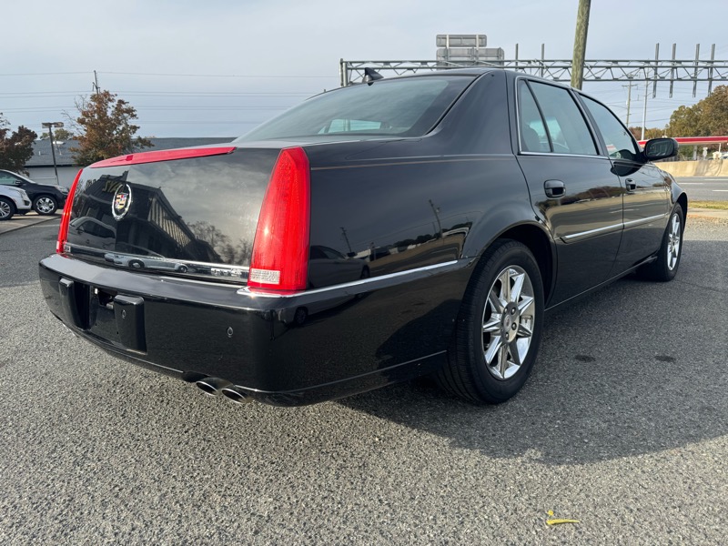 Cadillac DTS Luxury 2010