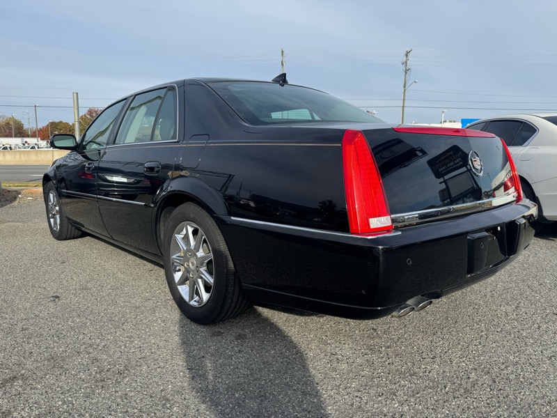 Cadillac DTS Luxury 2010