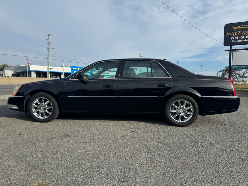 Cadillac DTS Luxury 2010