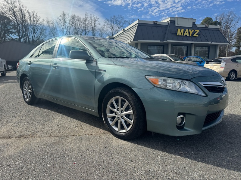 Toyota Camry Hybrid Sedan 2011