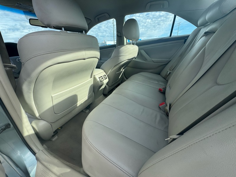 Toyota Camry Hybrid Sedan 2011