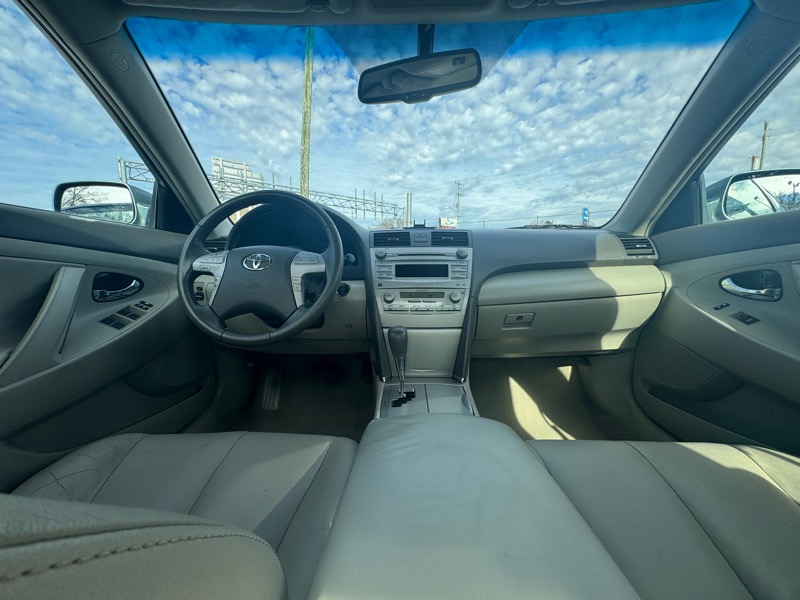 Toyota Camry Hybrid Sedan 2011