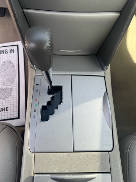 Toyota Camry Hybrid Sedan 2011