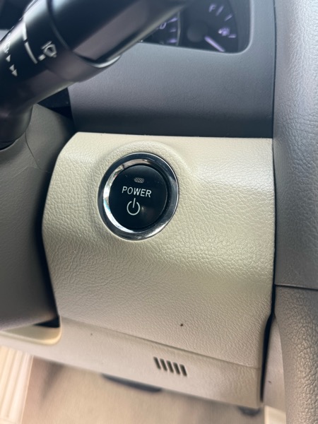 Toyota Camry Hybrid Sedan 2011