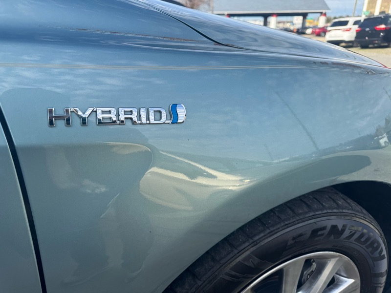 Toyota Camry Hybrid Sedan 2011