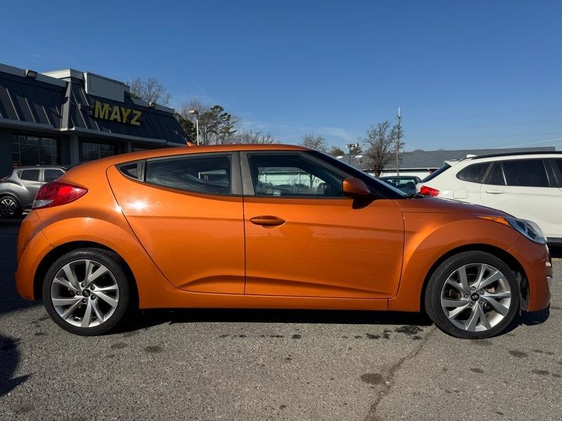 Hyundai Veloster Base 6MT 2017