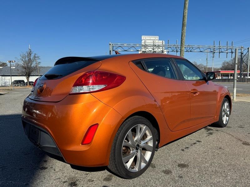 Hyundai Veloster Base 6MT 2017