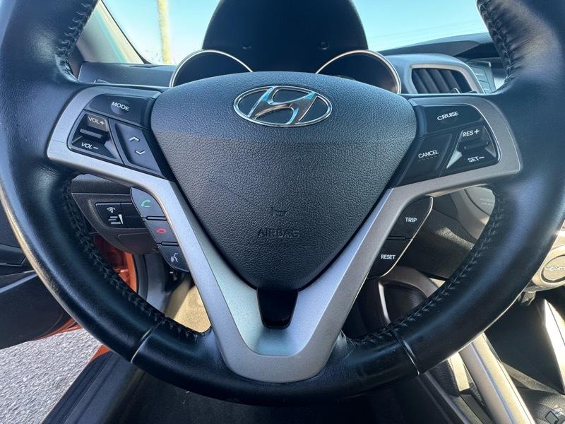 Hyundai Veloster Base 6MT 2017