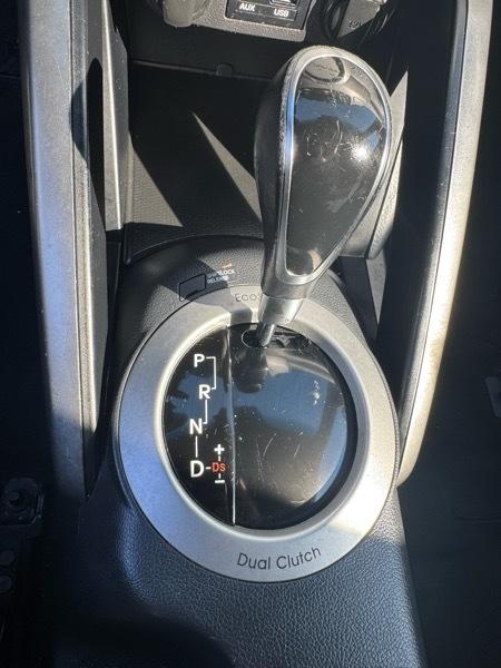 Hyundai Veloster Base 6MT 2017