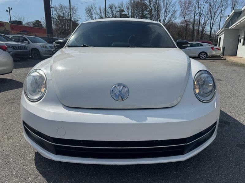 Volkswagen Beetle 2.0T Turbo w/Sunroof & Sound 2013