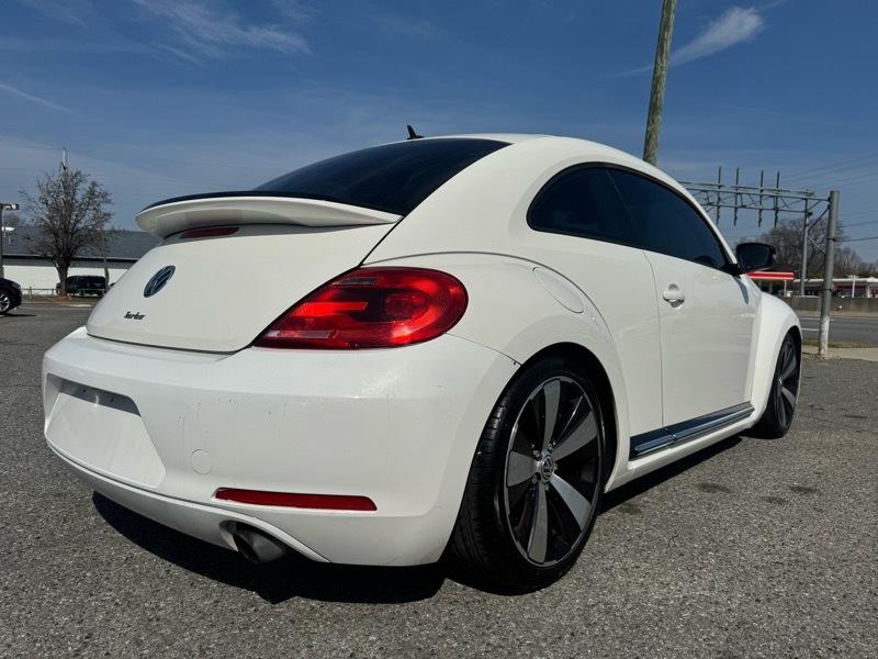 Volkswagen Beetle 2.0T Turbo w/Sunroof & Sound 2013