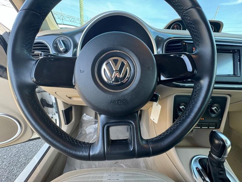Volkswagen Beetle 2.0T Turbo w/Sunroof & Sound 2013