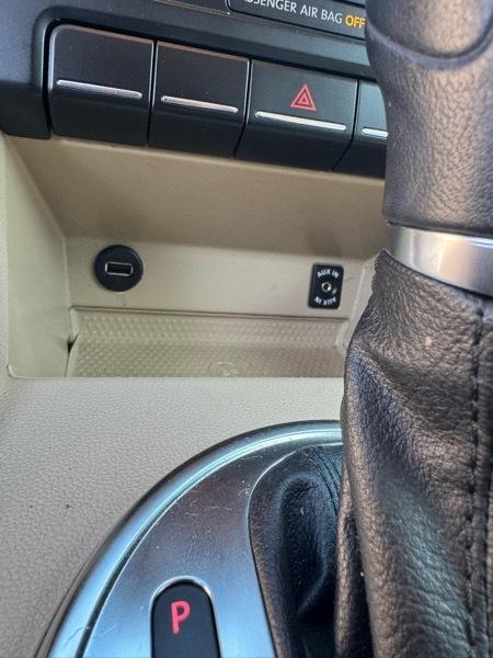 Volkswagen Beetle 2.0T Turbo w/Sunroof & Sound 2013