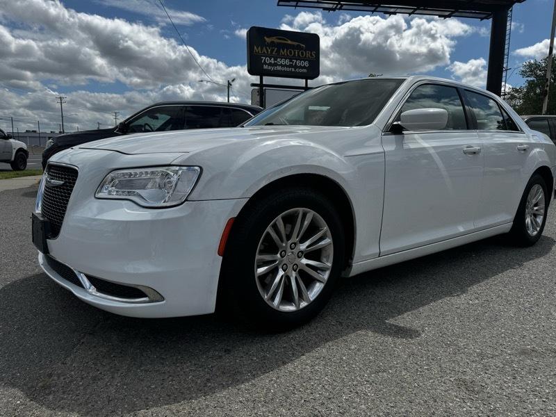 Chrysler 300 Limited RWD 2017