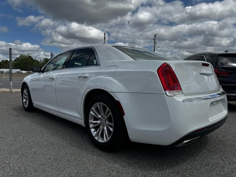 Chrysler 300 Limited RWD 2017
