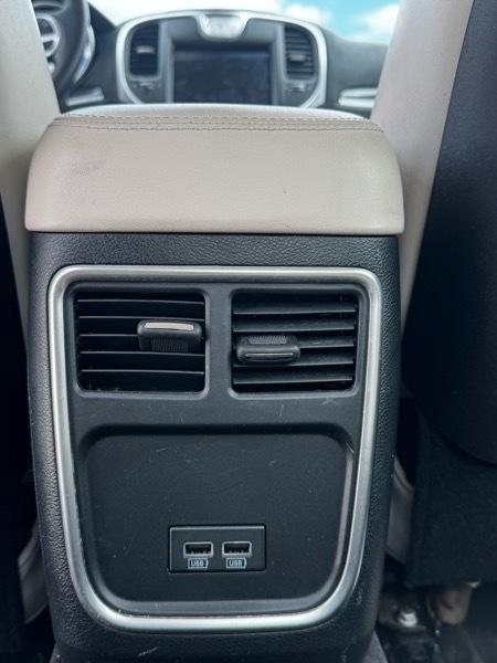 Chrysler 300 Limited RWD 2017