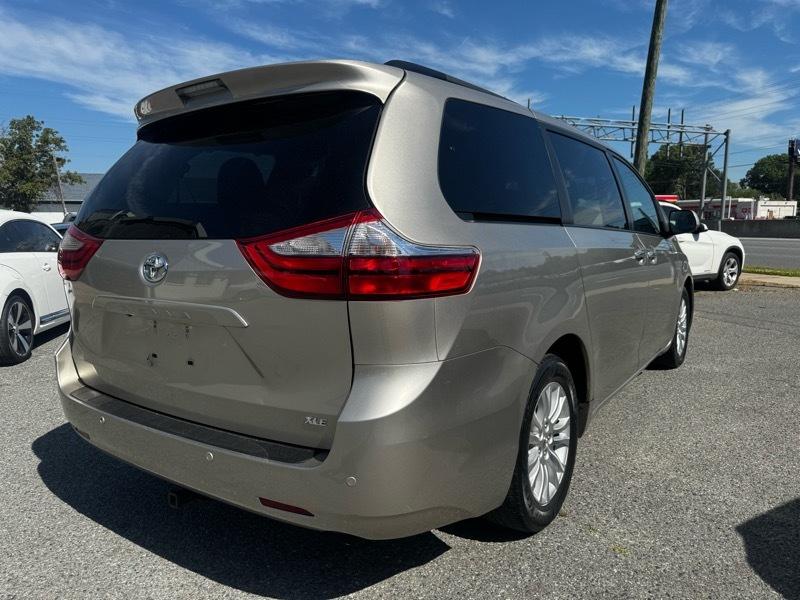 Toyota Sienna XLE FWD 8-Passenger V6 2015