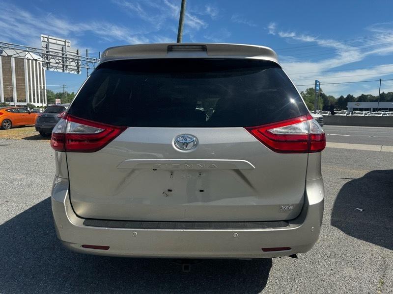 Toyota Sienna XLE FWD 8-Passenger V6 2015