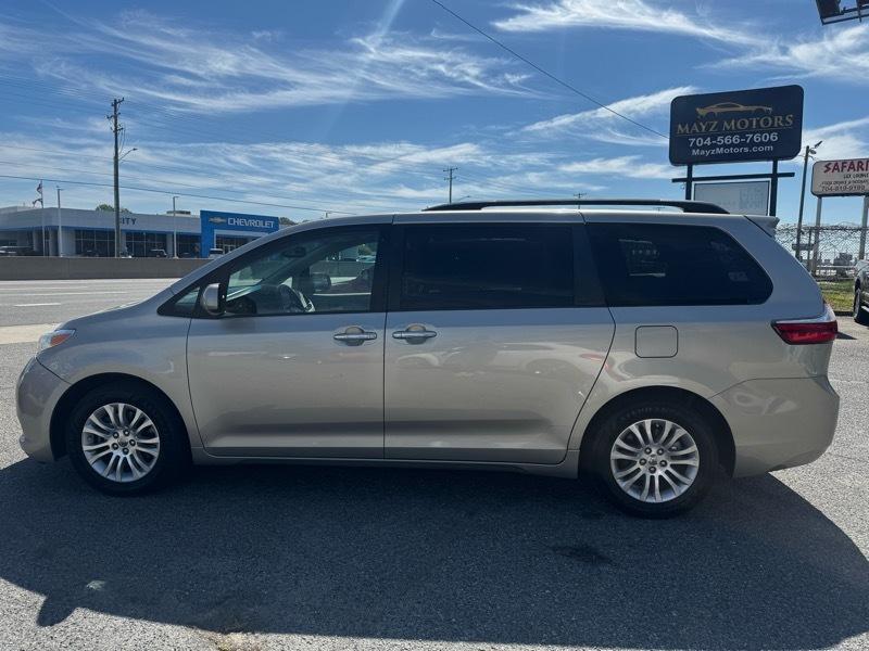 Toyota Sienna XLE FWD 8-Passenger V6 2015