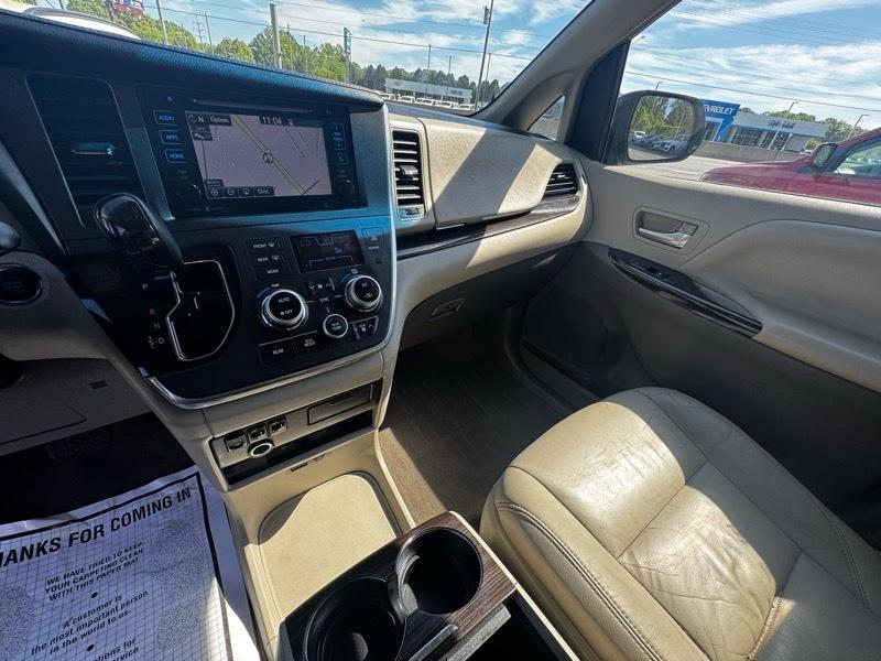 Toyota Sienna XLE FWD 8-Passenger V6 2015