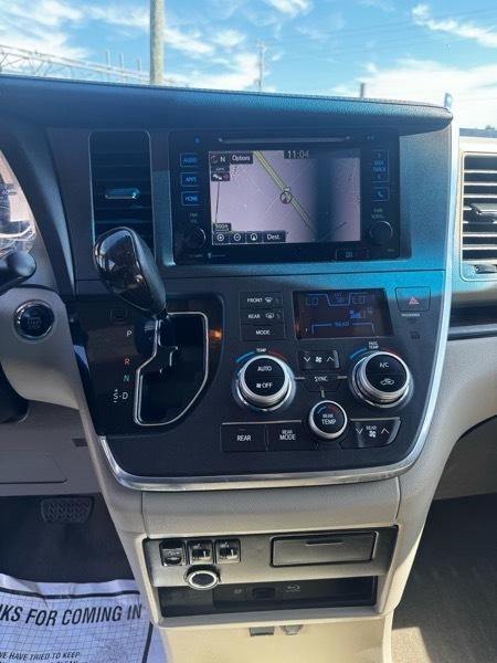 Toyota Sienna XLE FWD 8-Passenger V6 2015